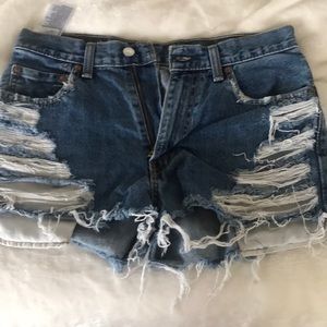Levi’s distressed cut off shorts